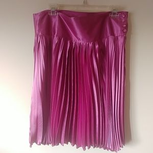 To The Max fuchsia pleated skirt